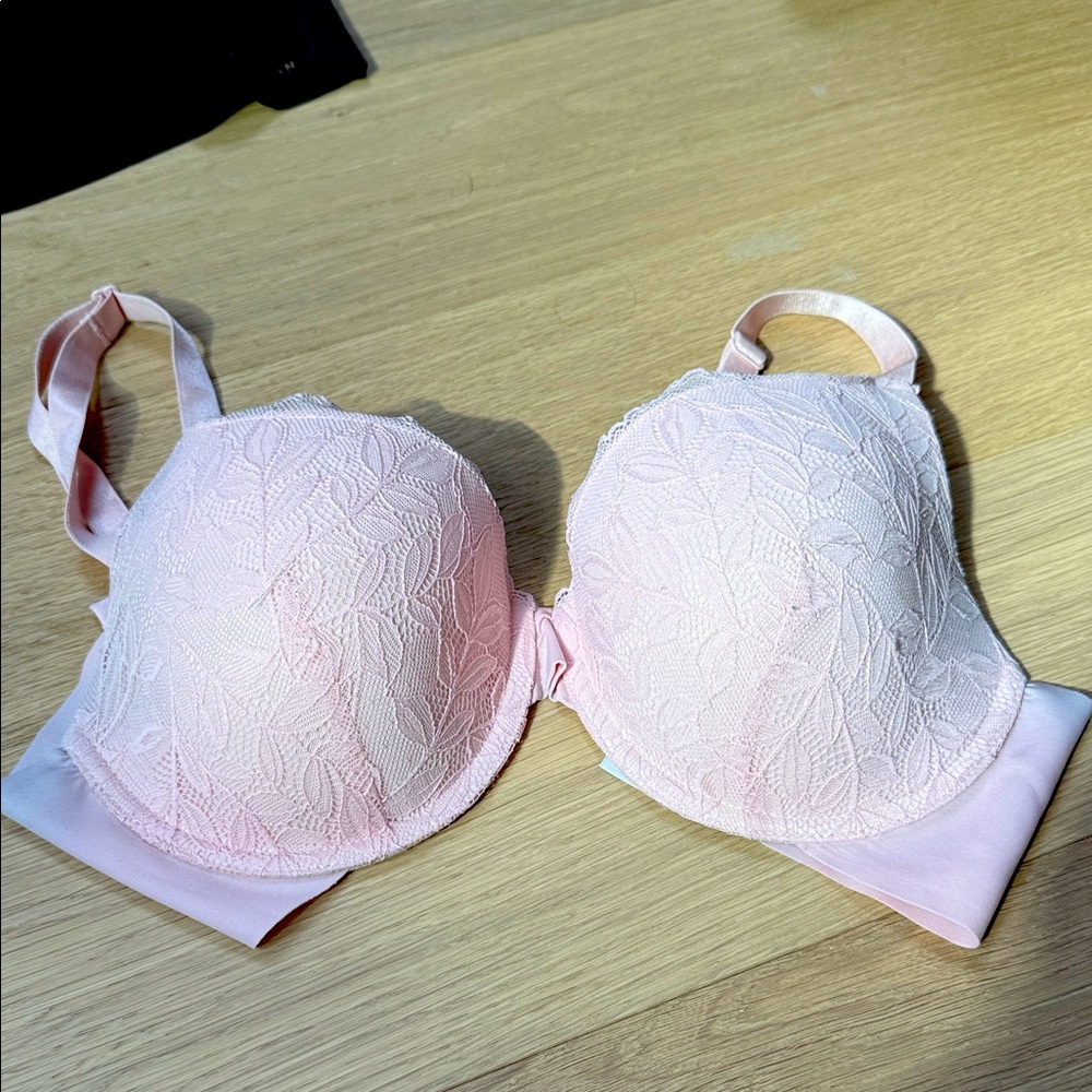 Maidenform Soft Pink Lace Bra